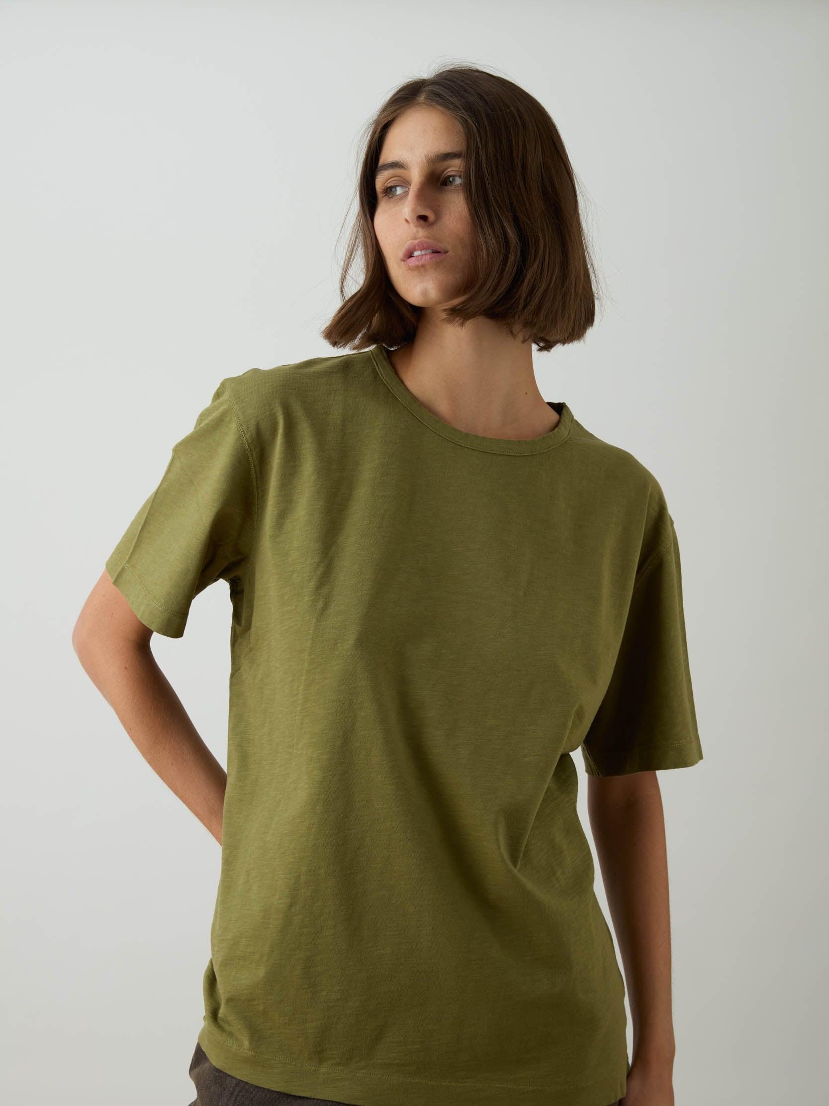 החולצה האורגנית יוניסקס - זית