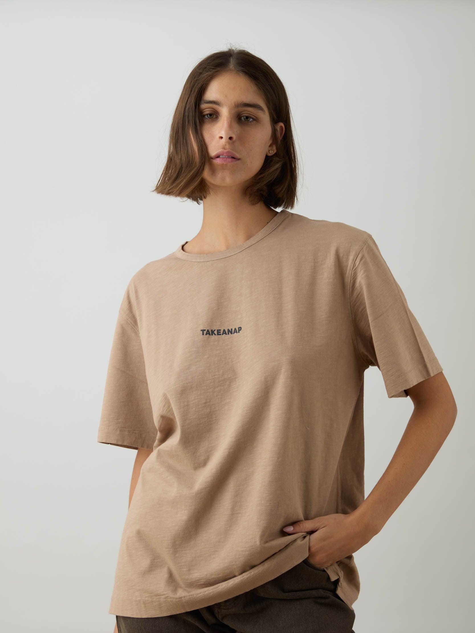 החולצה האורגנית יוניסקס - מוקה