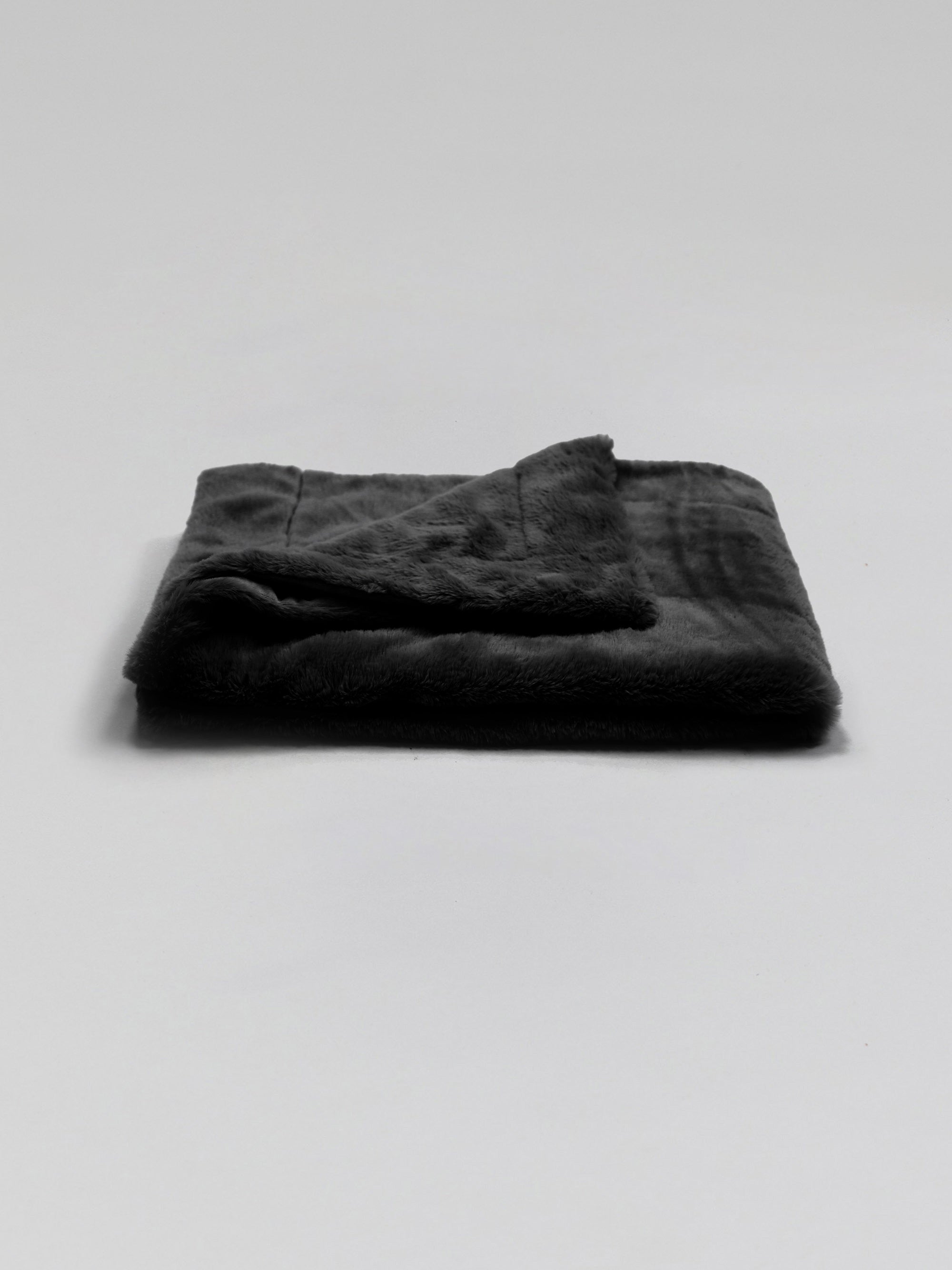 שמיכת חורף Softness - שחור