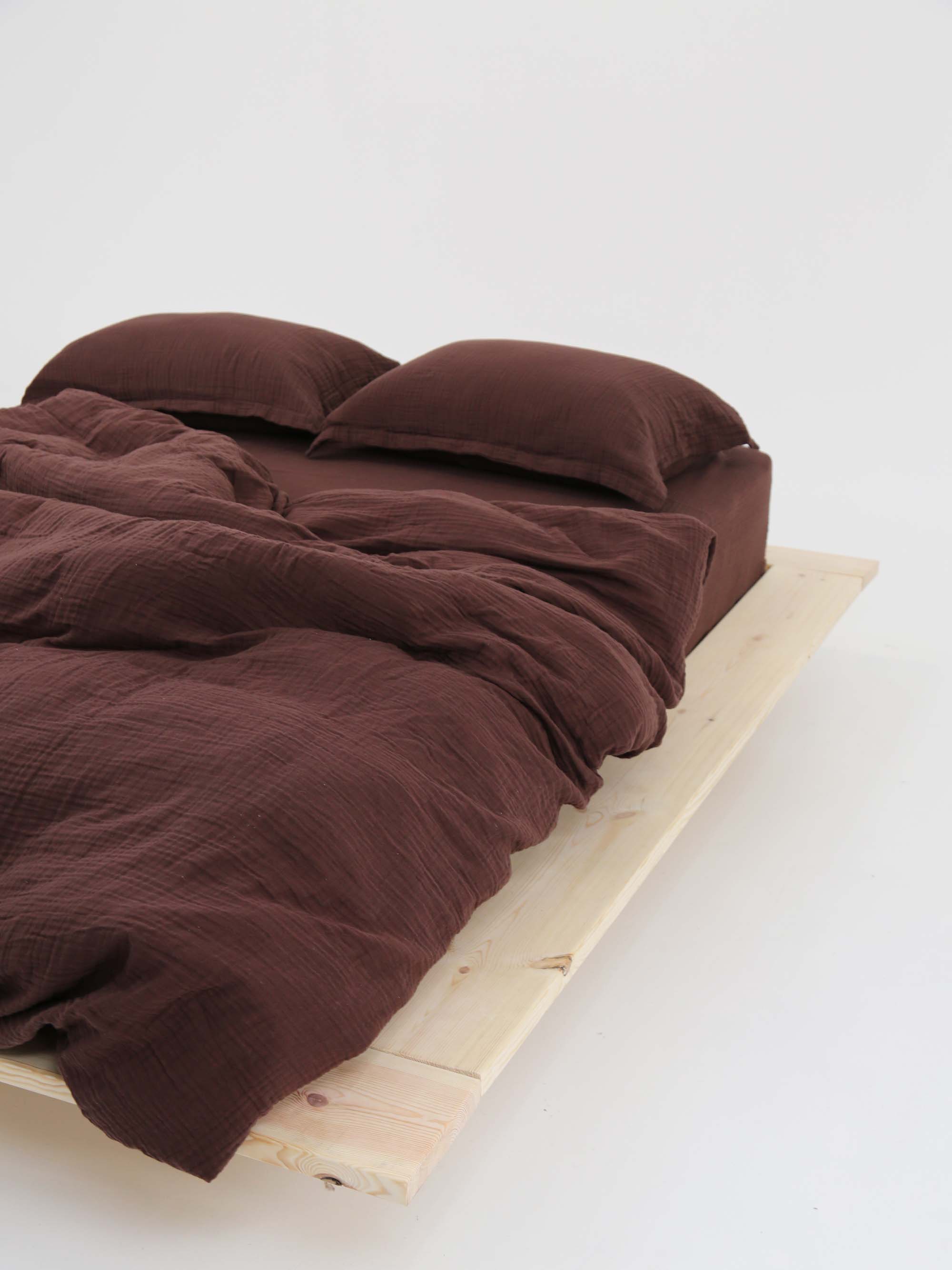 Dream Embroidered Muslin Coverlet – Brownie