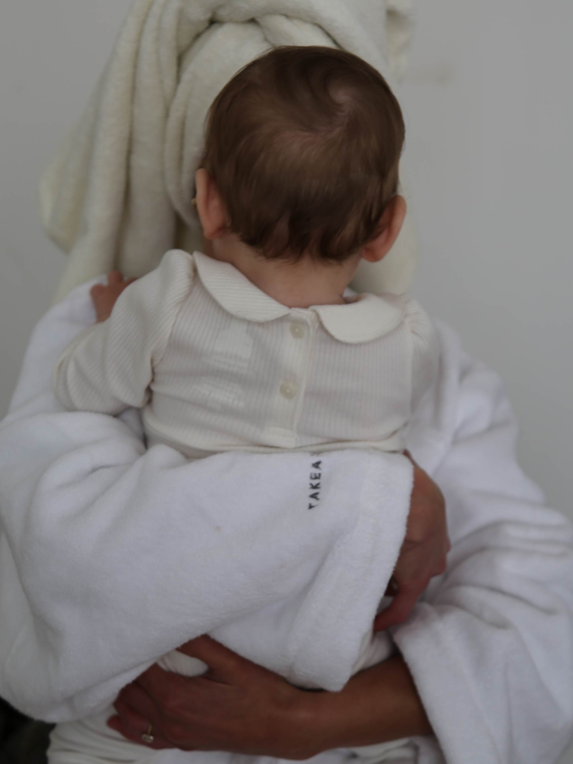 TAKEANAP plush cotton terry bathrobe in white
