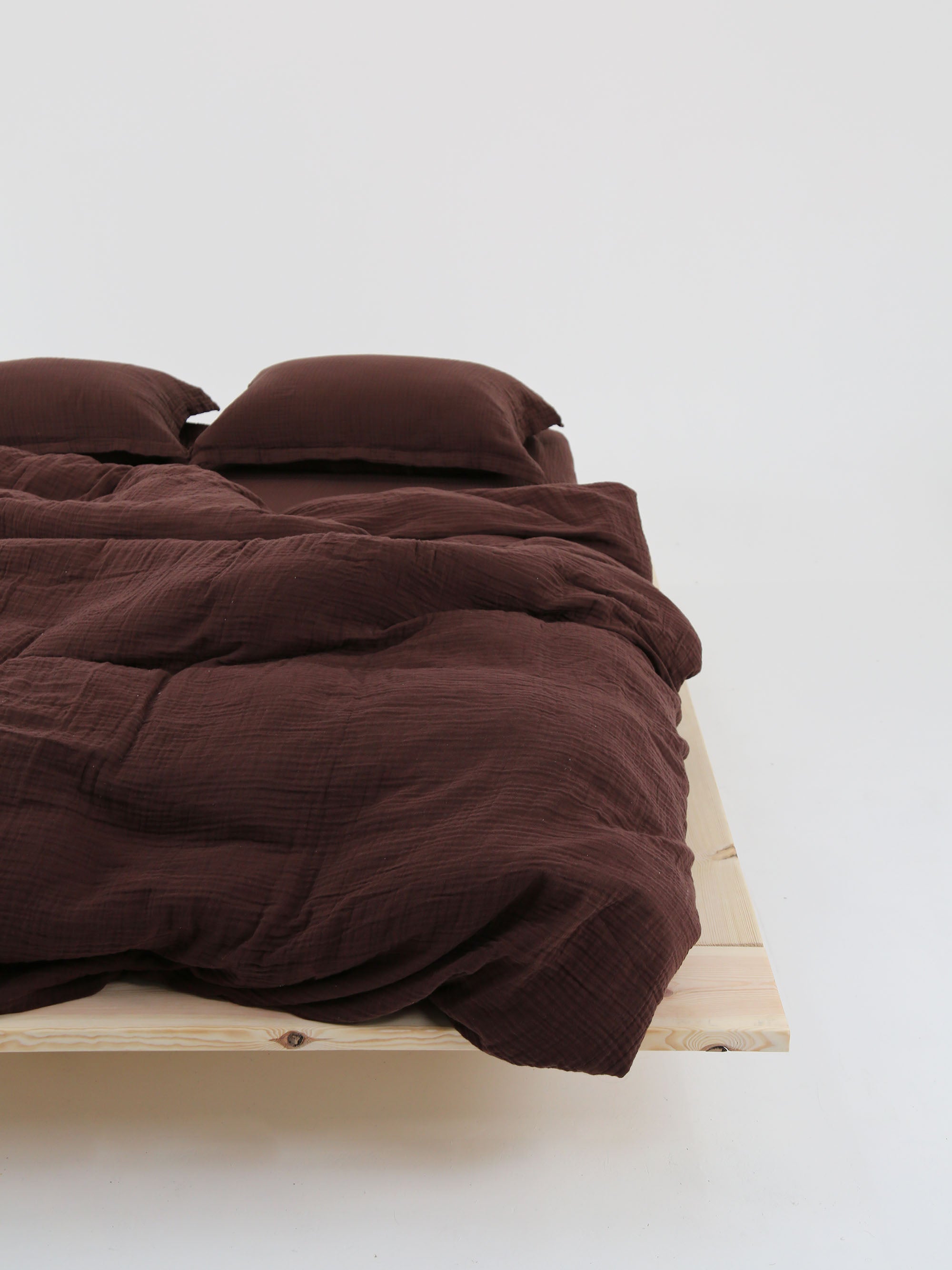 Dream Embroidered Muslin Coverlet – Brownie