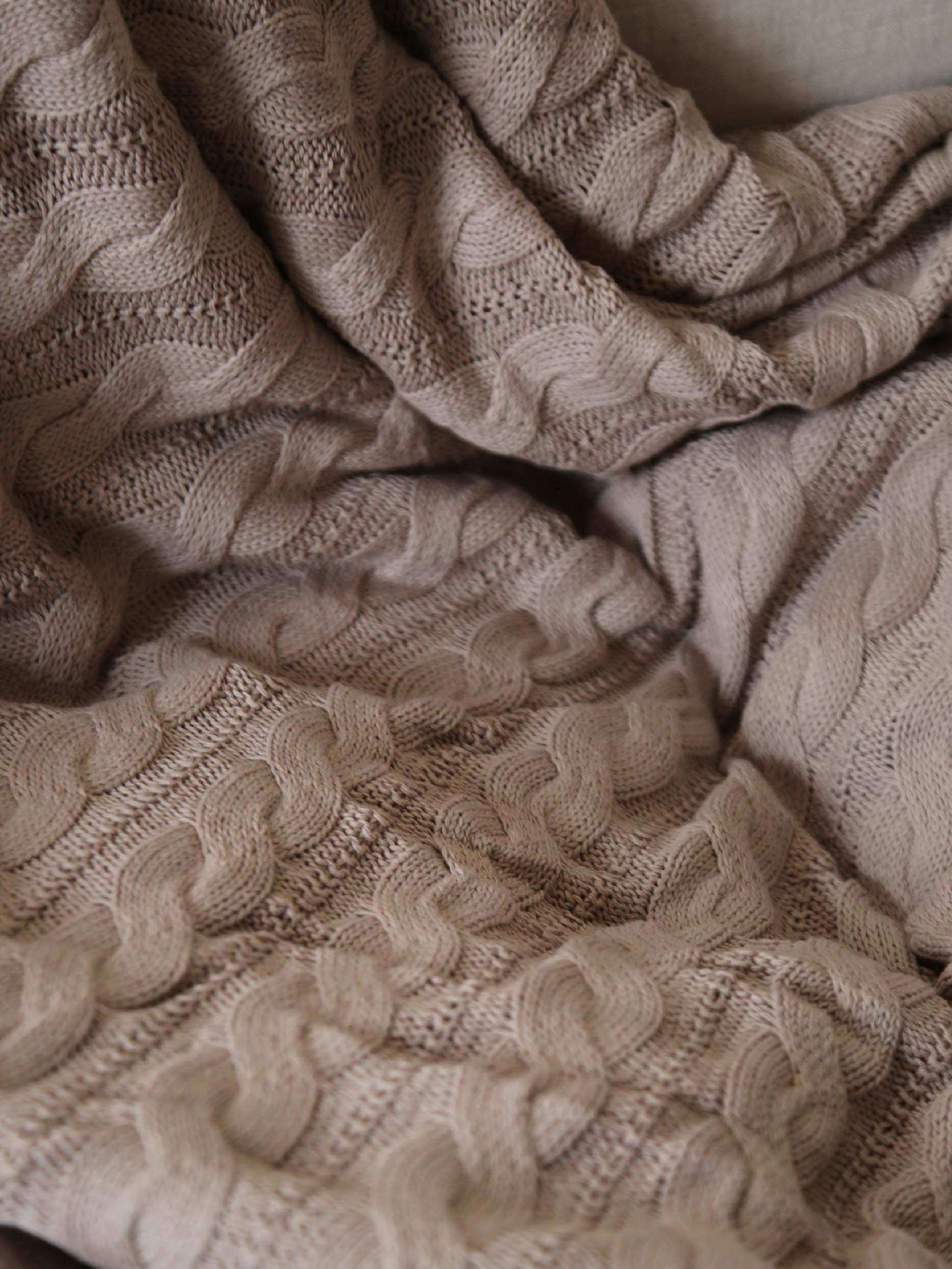 TAKEANAP cable knit cotton baby blanket in mocha