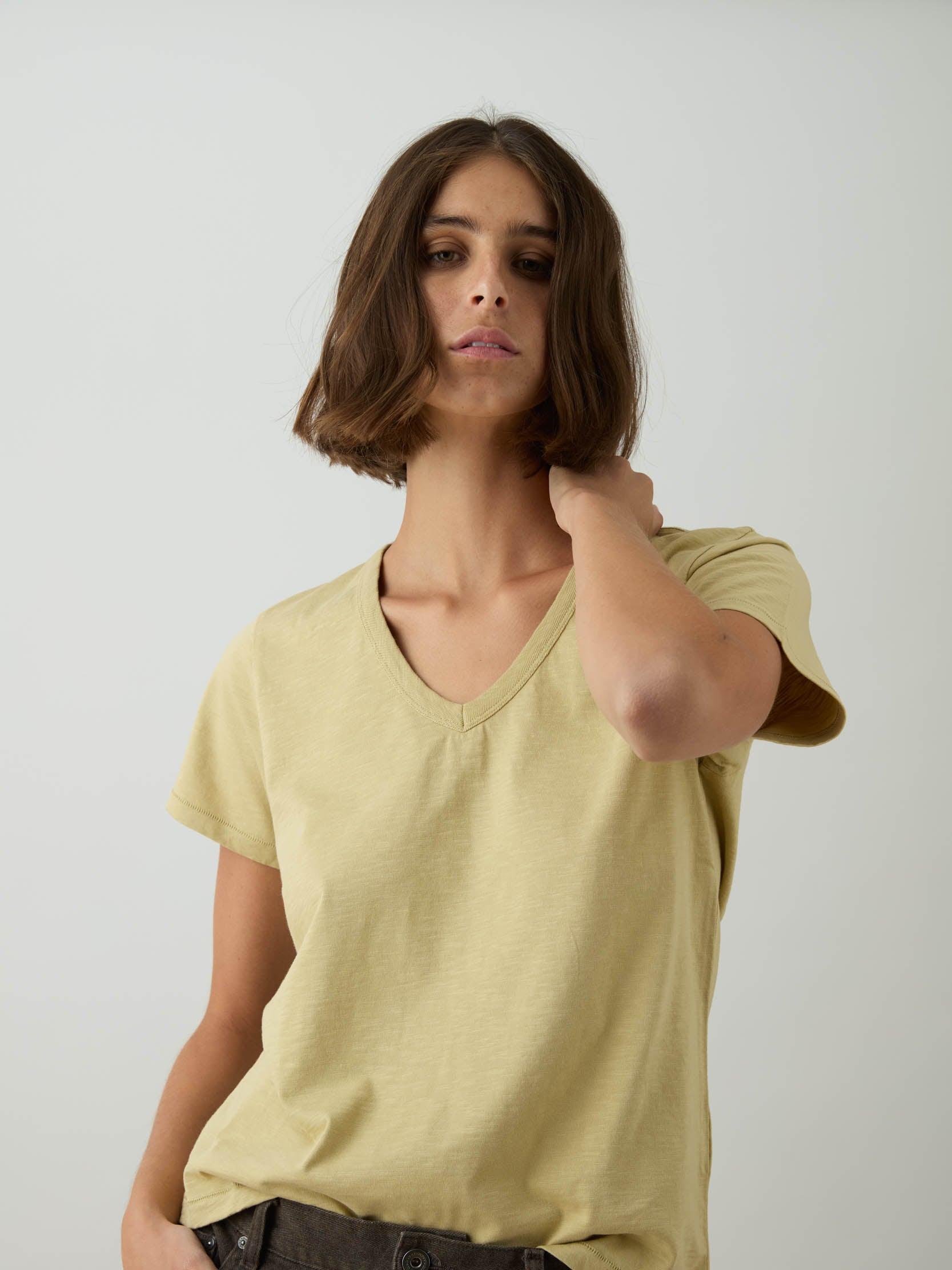 Organic Cotton V-Neck Tee – Goldy