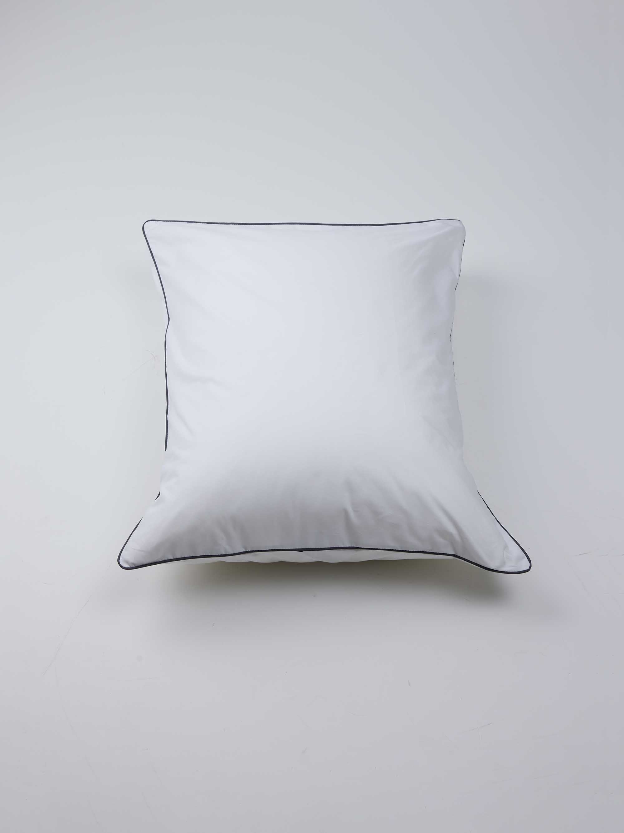 600 TC Cotton Sateen Duvet Cover Set – White with Grey Piping