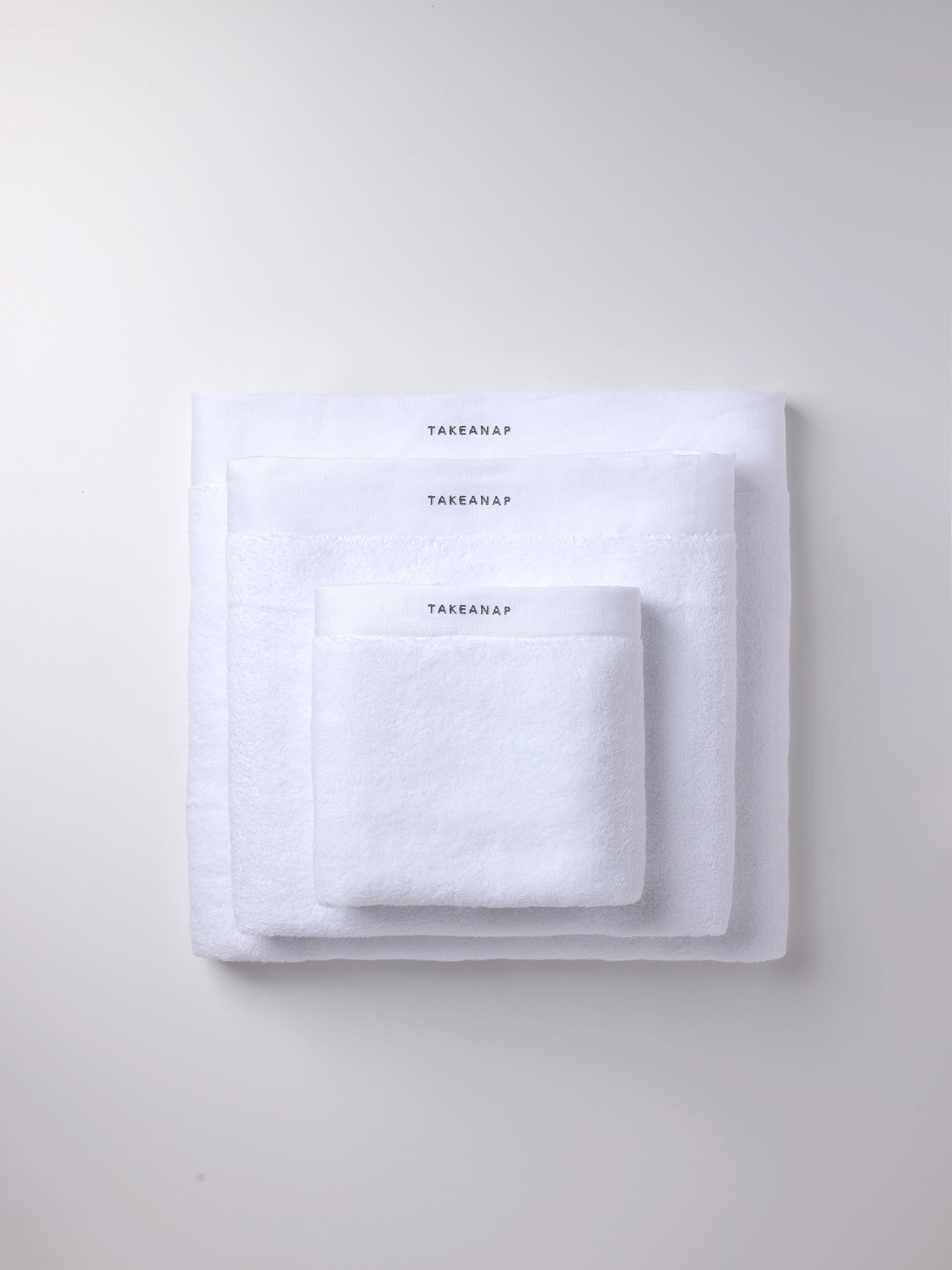 Quality 700 Bath Towel – White