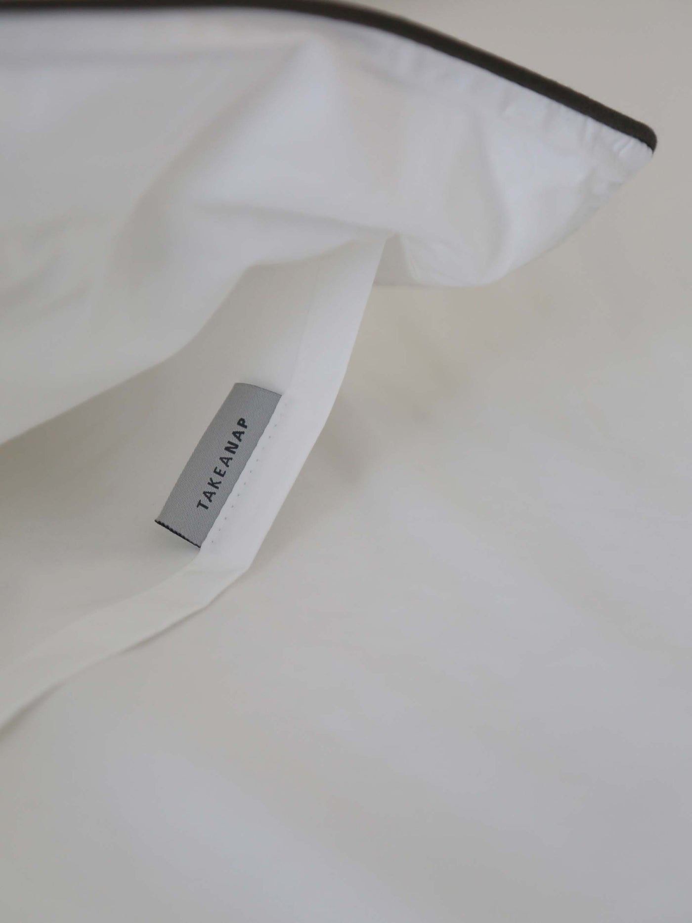 600 TC Cotton Sateen Duvet Cover Set – White with Grey Piping