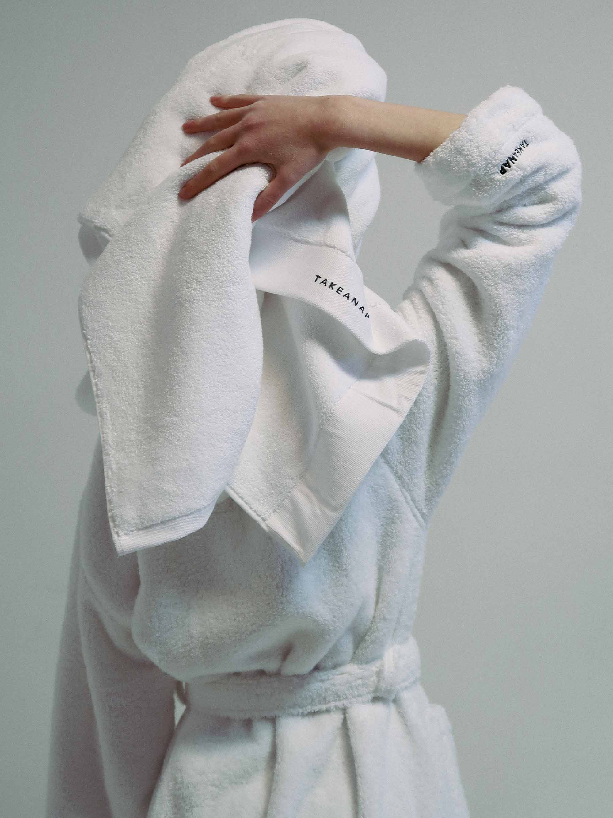 Quality 700 Bath Towel – White